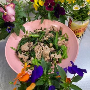 そら・ゆずの作ってみた!投稿(豚こまとほうれん草《塩こんぶ♡にんにくマヨ炒め》)