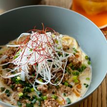 レンジで肉味噌!混ぜるだけ♩コクうま豆乳担々麺