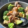 【豚こまブロッコリーのにんにく醤油マスタード炒め】節約の工程5