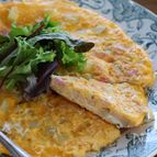 フライパン1つ！【新じゃがとハムの米粉スパニッシュオムレツ】