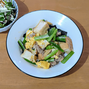 かおちゃんの作ってみた!投稿(厚揚げと小松菜の《甘辛そぼろ♡てりたま》)