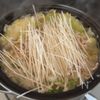 旨みしみしみ！【白菜と春雨の中華スープ】の工程3