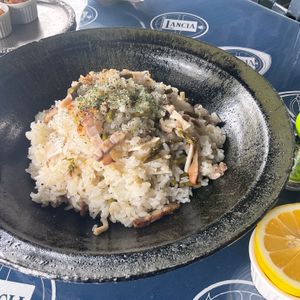 Memento-MORIの作ってみた!投稿(レモンでさっぱり「アスパラとベーコンのレモン釜飯」)