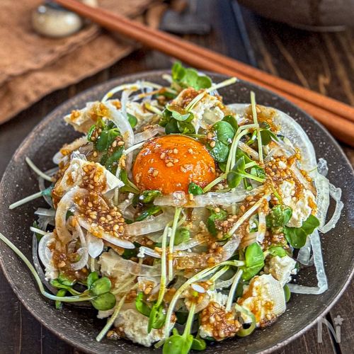 新玉ねぎと豆腐の《バリ旨♡ユッケ風サラダ》