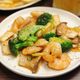 【エビとブロッコリーとキノコのガリバタ炒め】やみつき食感♪