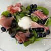 ブルーベリーとブッラータと生ハムのごちそうサラダの工程1