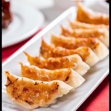 ミシュランの味！肉汁洪水焼き餃子の決定版