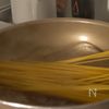 料理人夫が作った『悶絶バター醤油パスタ』の下準備