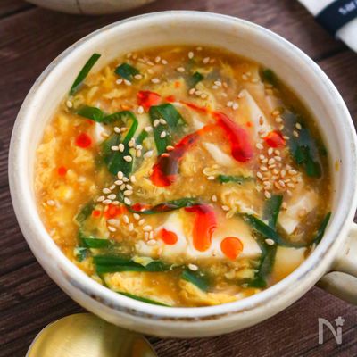 崩し豆腐とニラのかきたまスープ【うま辛。ふんわり卵♪】