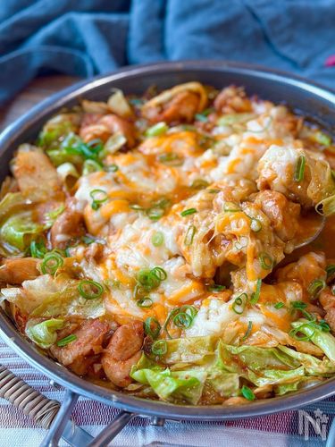ご飯もお酒もどんどんすすむ！夏こそ食べたい「うま辛チーズタッカルビ」ワンパンで簡単♪