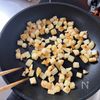 【うちの定番おかず♪】鮭とじゃがいものバター醤油炒め☆の工程1
