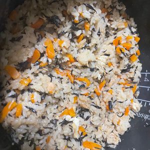 ゆずまるの作ってみた!投稿(【ひじきとツナの炊き込みご飯】栄養満点◎入れて待つだけ！)