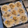 【作業1分】餃子の皮にのせて焼くだけ「塩昆布とチーズのピザ」の工程1
