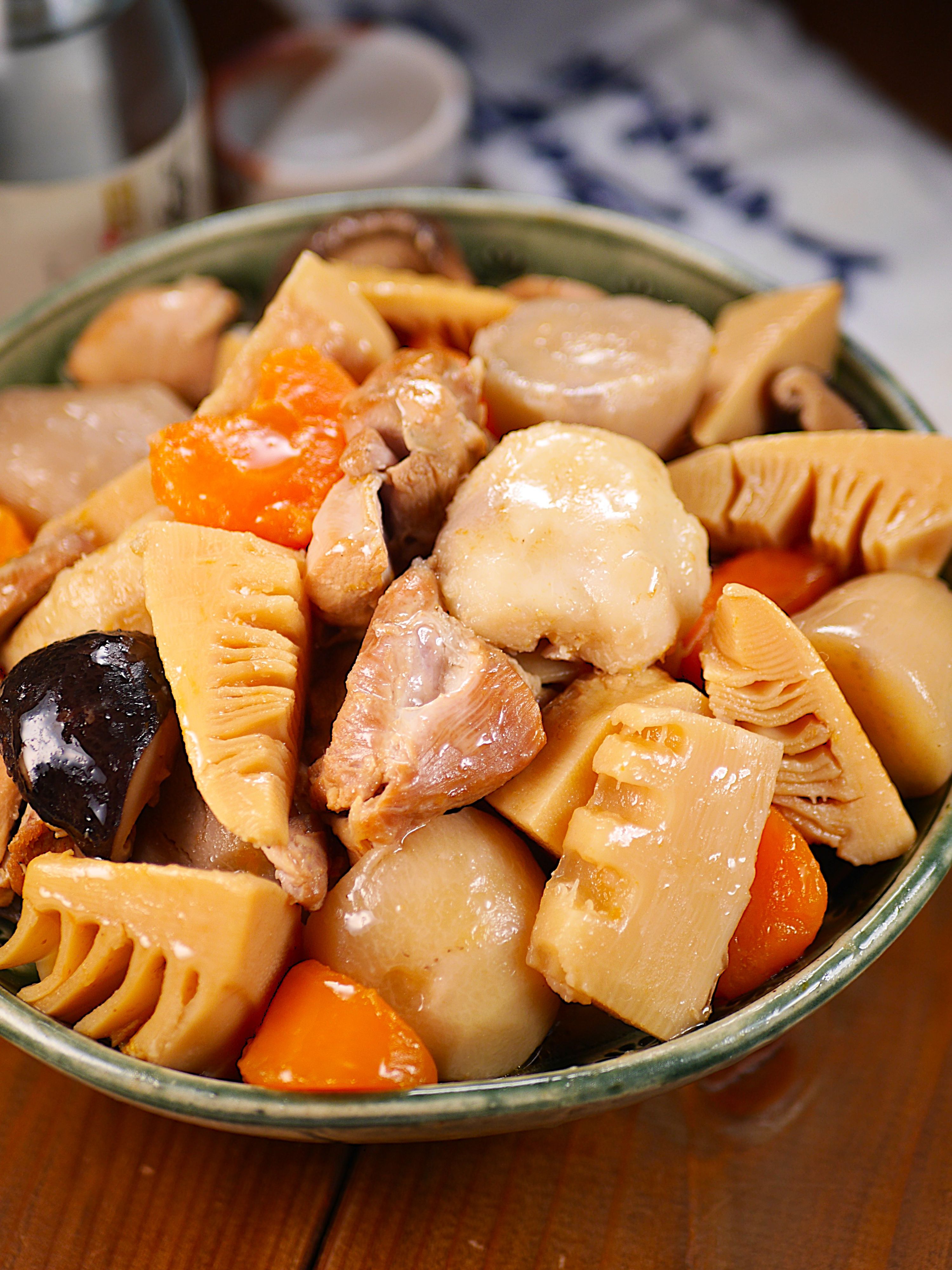 煮物 ほっこり和食のお惣菜♪筍とねっとり根菜の味しみしみ煮物🤭 | レシピ