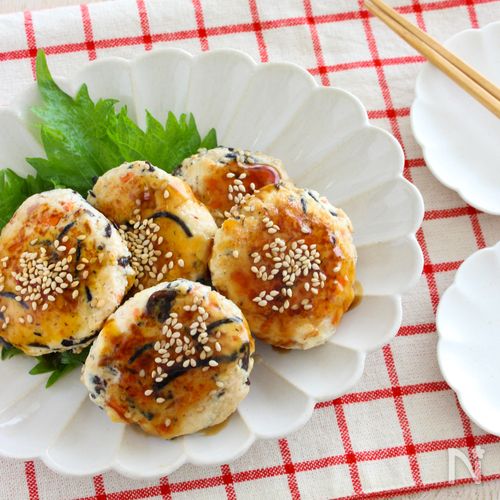 【豆腐とひじきの鶏つくね】ヘルシーなのにボリューム満点!