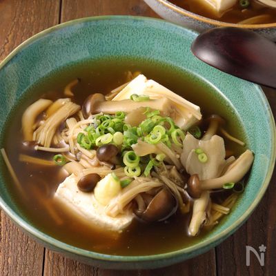 鍋一つですぐできる♪きのこあんかけ豆腐