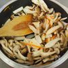 子供大好き!  厚あげときのこのトマチーズ炒めの工程2
