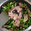 油控えめ。豚肉となすピーマンのナンプラー炒めの工程3