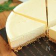 二層仕立ての濃厚チーズケーキ