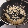 切り干し大根とトマトの炒めねぎ和えの工程3