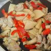 お肉柔らか。鶏肉とタケノコのナンプラー炒めの工程3