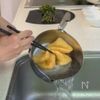 わらびと油揚げの煮物の工程2