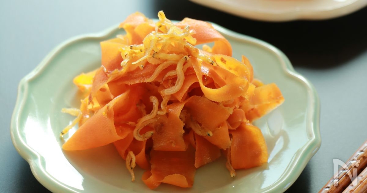 ひらひらにんじんとじゃこのオイスターソース炒め