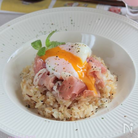 生ハムとガーリックバターの焦がし醤油チャーハン 温玉のっけ By 栄養士 木内由紀 レシピサイト Nadia ナディア プロの料理家のおいしいレシピ 生ハムとガーリックバターの焦がし醤油チャーハン 温玉のっけ By 栄養士 木内由紀 レシピサイト Nadia ナディア プロの料理家のおいしいレシピ