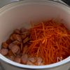 皮つき人参とウィンナーのスープ【簡単なのに褒められる】の工程1