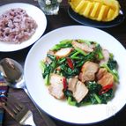 揚げ豚バラの青菜のタイ風炒め
