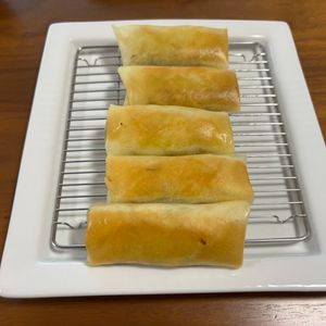 こむぎの作ってみた!投稿(ザーサイとキャベツとささみの春巻き)