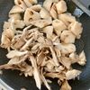 【蓮根と舞茸の柚子胡椒ポン酢炒め】めっちゃ美味しいおつまみ!の工程2