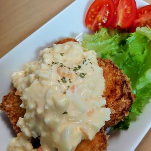 まゆのの作ってみた!投稿(にんにく醤油サーモンフライ♪タルタルソース添え)