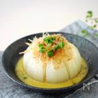 【新玉ねぎレシピ】レンジで簡単♡丸ごとバタぽん蒸し