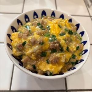mi-koの作ってみた!投稿(【台湾丼（ニラ玉丼）】5分でできる、町中華の味)