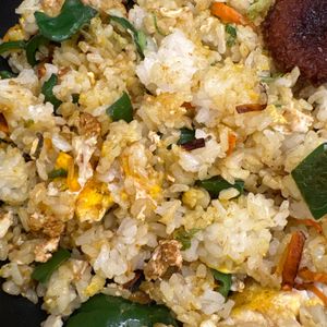 moの作ってみた!投稿(【具沢山カレーチャーハン】食欲引き立つ、みんな大好きな味♪)