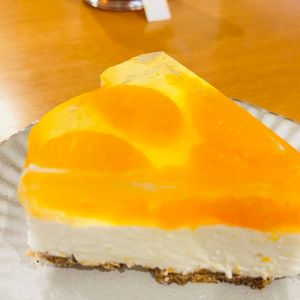 ミーシャʕ•̫͡•ʔの作ってみた!投稿(シャインマスカットのレアチーズケーキ)