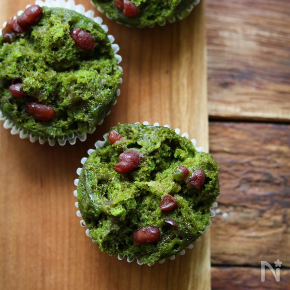 抹茶小豆蒸しパン。