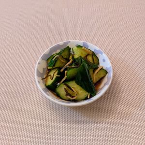 𝔂𝓾𝓶𝓲🍓の作ってみた!投稿(塩昆布とぽん酢で簡単！きゅうりのさっぱり生姜漬け)