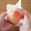 やさしい甘さでご自愛。ももの皮の紅茶の下準備