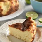 【すだちバスクチーズケーキ】爽やかさが引き立つ！