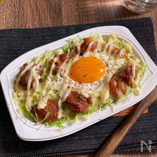 やきとり缶とパックご飯で簡単！「照りたまチーズマヨ丼」