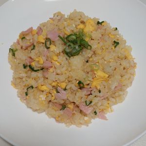 あきぷぅの作ってみた!投稿(【卵とハムのチャーハン】冷蔵庫によくある材料で♪)