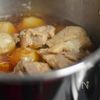 圧力鍋で作る鶏肉と里芋のほっこり煮物の工程3