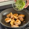 簡単旨すぎ♡鶏もも肉のねぎ塩焼きの工程5