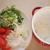 サッとできるドレシングで和えた水菜とトマトのサラダの工程2