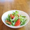 サッとできるドレシングで和えた水菜とトマトのサラダの工程3