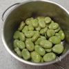 皮ごとどうぞ・ガーリックそら豆の工程1