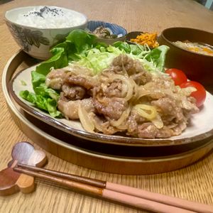 グリーンラテの作ってみた!投稿(【ごはんがすすむ】くたくた玉ねぎのたっぷりの塩麹の生姜焼き)