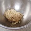 切り干し大根ともやしの酸味和えの工程1